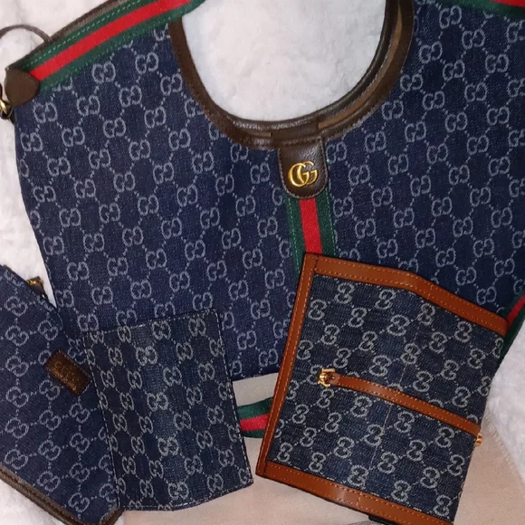 Gucci Blue Denim Shoulder Bag with Cherry Lime Strap Webbing - Picture 15 of 15